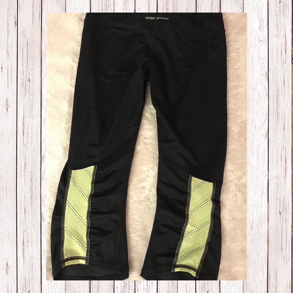 ✨Edgy Under Armour Leggings - Picture 4 of 4